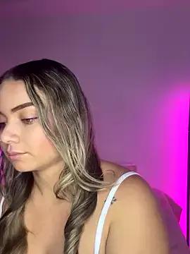 AnnyLopezzz_ from StripChat