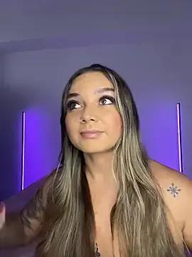 AnnyLopezzz_ from StripChat