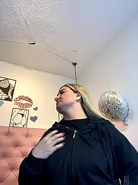 antonella87 from StripChat