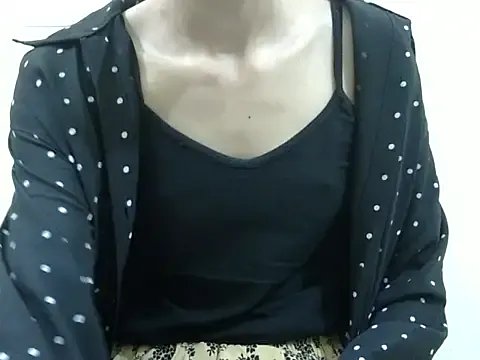 Anu_tiny from StripChat