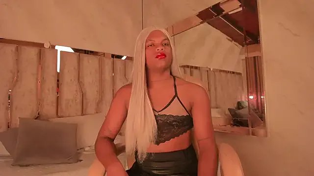 ari_monet from StripChat