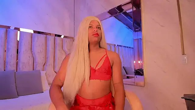 ari_monet from StripChat