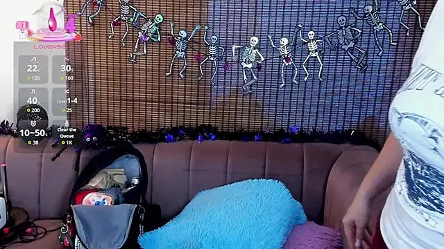 Ariana_cross from StripChat