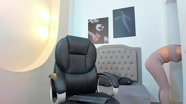 arianna_000 from StripChat