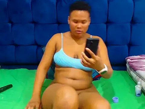 AriesCake from StripChat