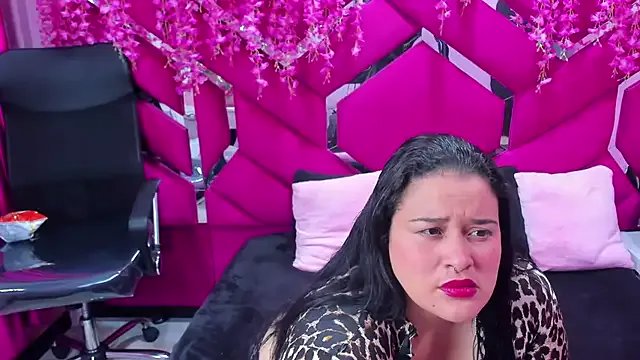 Atena_Glow_ from StripChat