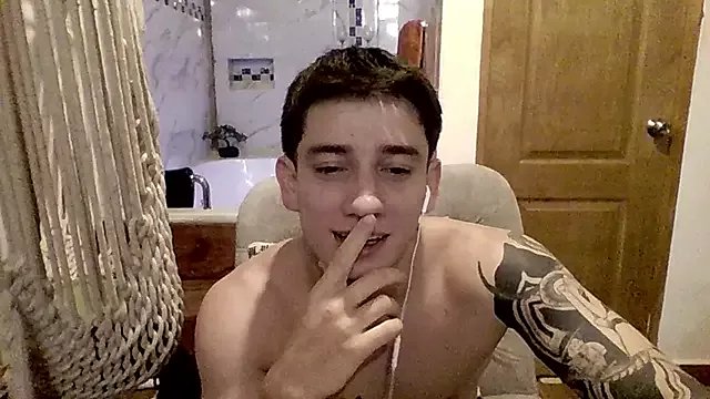 AteneoJr from StripChat