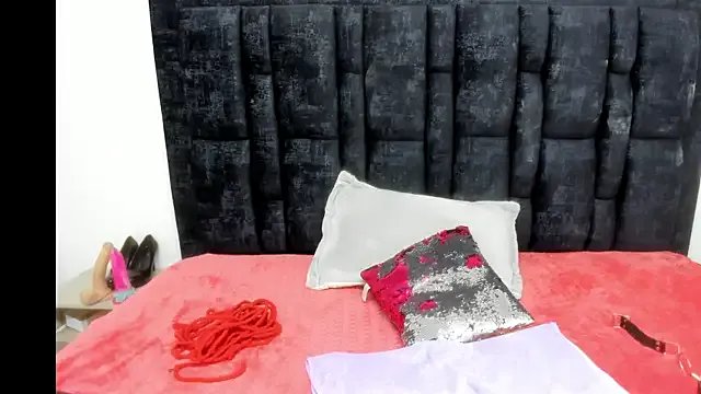 Aurora_Doll_ from StripChat