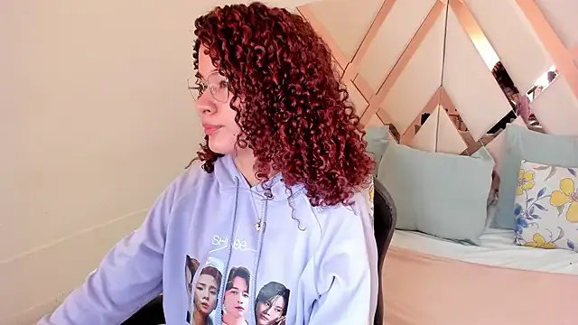 avrilwaynee from StripChat