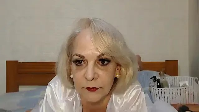 awild_kitten from StripChat