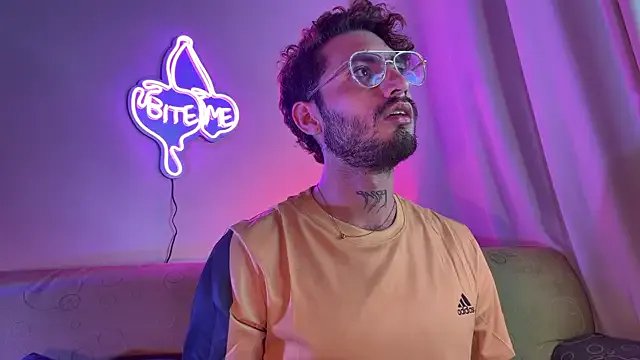 axel_giracr from StripChat