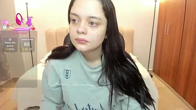 Bella-hadiid from StripChat