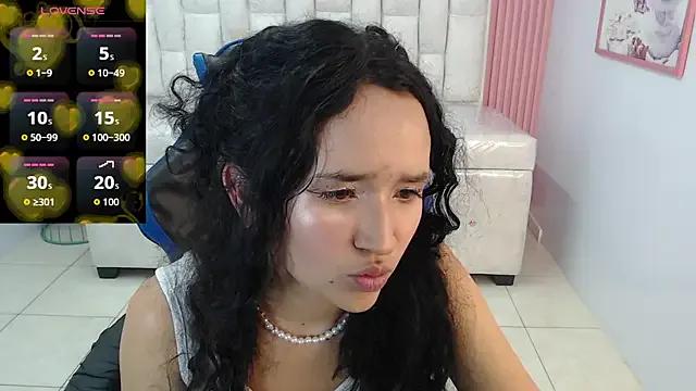 Bella_vibess_s from StripChat