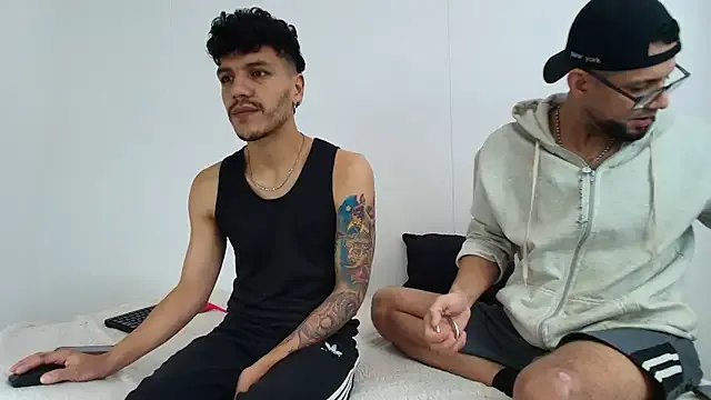 Benjamin_show from StripChat