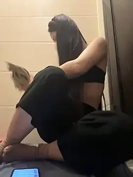 bi_biii from StripChat