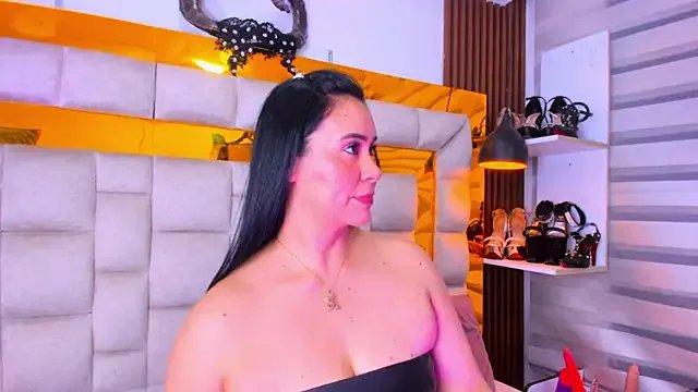 bigass_monic from StripChat