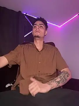 bigryann23 from StripChat