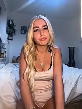 BlondeBetty from StripChat