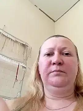 blondyaguar from StripChat is Freechat