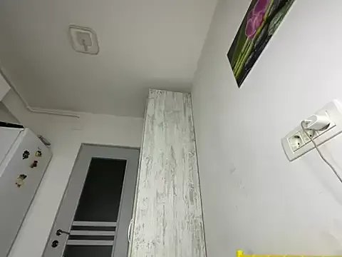 BlueEyes_BB from StripChat