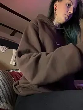 BlueVelvetBat from StripChat