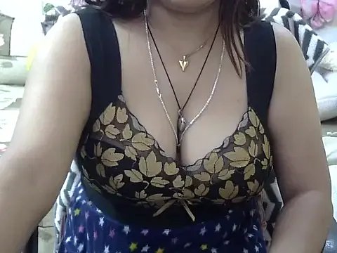 Bold_Pooja from StripChat
