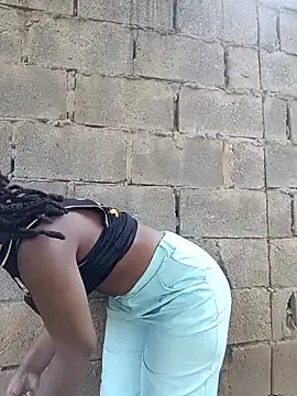 Bootyful_me from StripChat