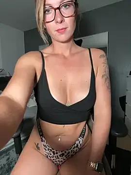 BunnyDiamond1 from StripChat