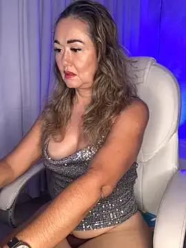 BunnyGlow50 from StripChat