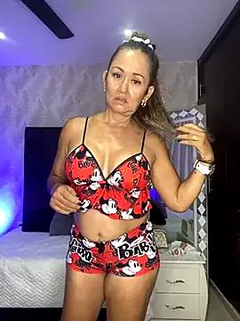 BunnyGlow50 from StripChat