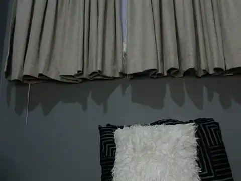 CandySlender18 from StripChat