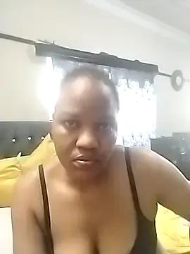 CaramelBoootie from StripChat