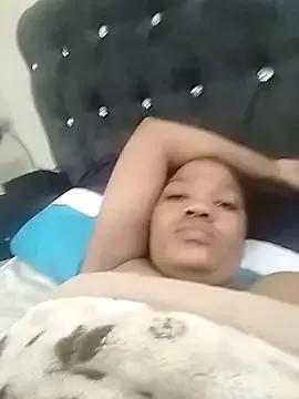 CaramelBoootie from StripChat