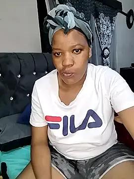 CaramelBoootie from StripChat