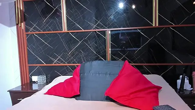 CarlieLyn from StripChat