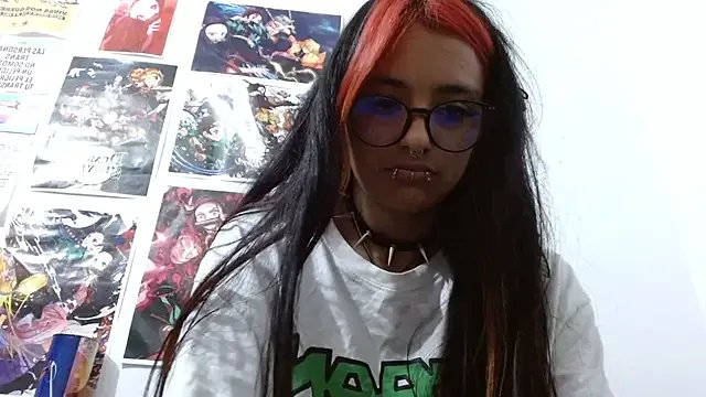 carolinerue from StripChat