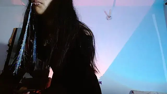 carolinerue from StripChat