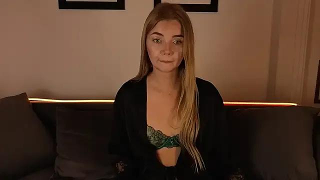 CarrieBradshaww from StripChat