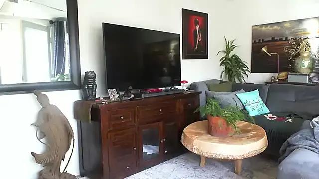 CeceilaMoon from StripChat