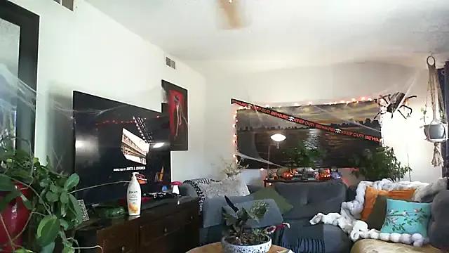 CeceilaMoon from StripChat