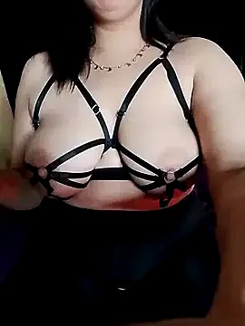 charmoutak_nada from StripChat