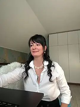 CherryCherry03 from StripChat