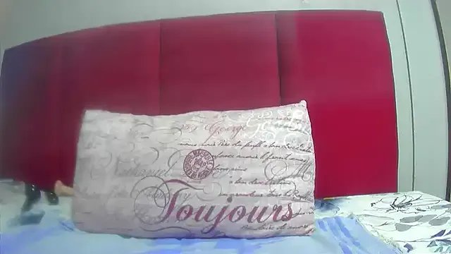 Cherrydollx from StripChat