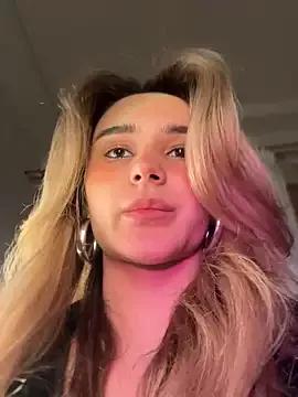 Chloe_Ravens from StripChat