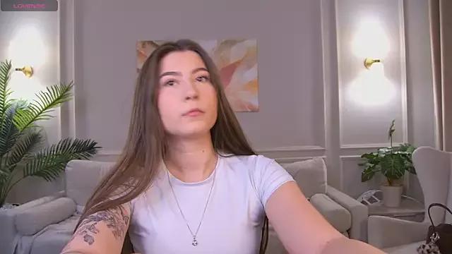 ChloeKissesYou from StripChat