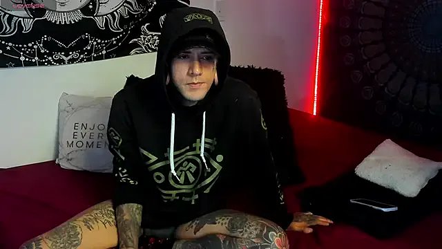 cleoo_jhonny from StripChat