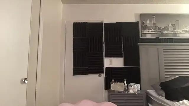 CocaNutt from StripChat