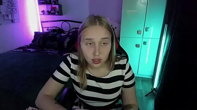 CrazyBitchInLace from StripChat