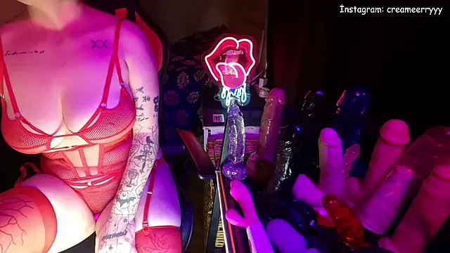 creameerryy from StripChat