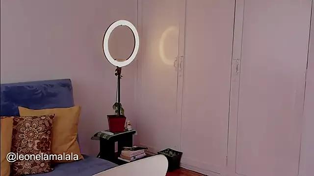 Cuddlingbunny from StripChat